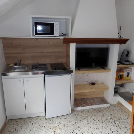 Studio Chez Steph Eyguieres Ngoại thất bức ảnh